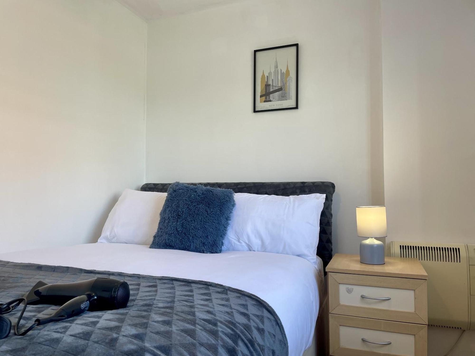Hk Life Serviced Apartment , City Centre Swindon Luaran gambar