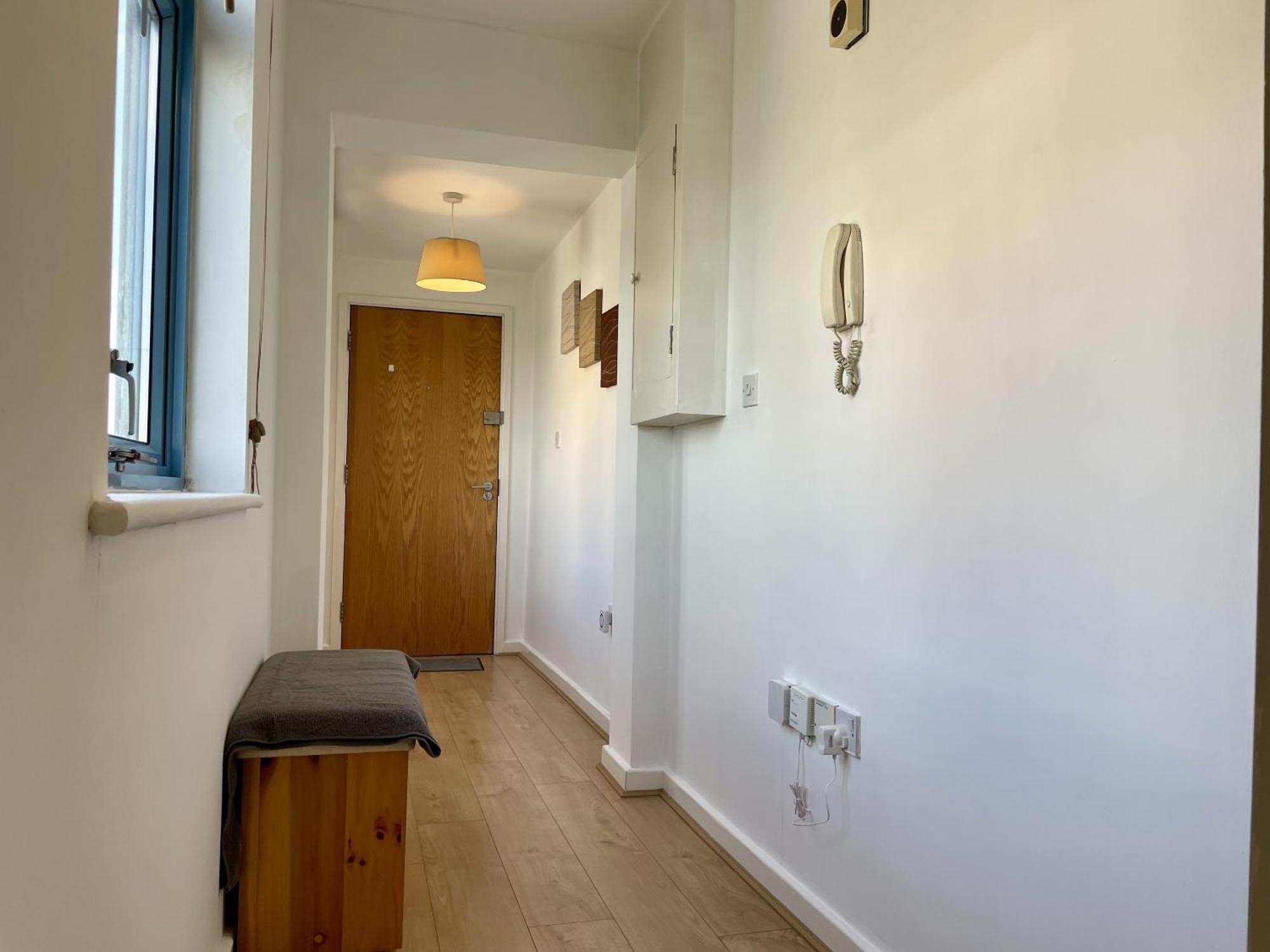 Hk Life Serviced Apartment , City Centre Swindon Luaran gambar