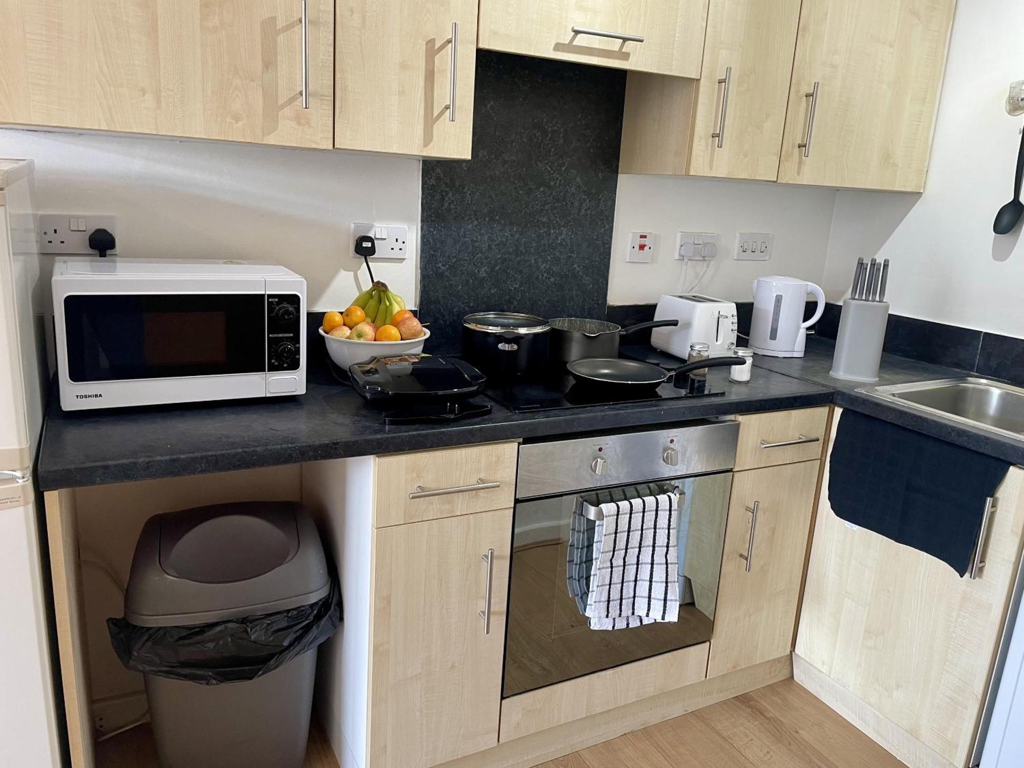Hk Life Serviced Apartment , City Centre Swindon Luaran gambar
