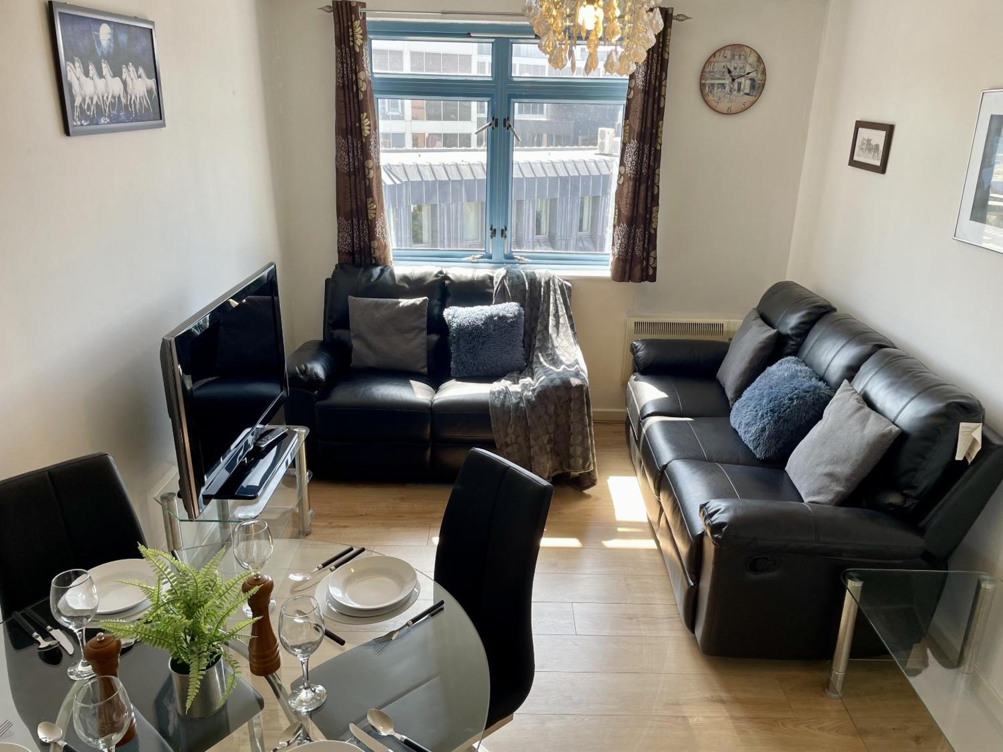 Hk Life Serviced Apartment , City Centre Swindon Luaran gambar