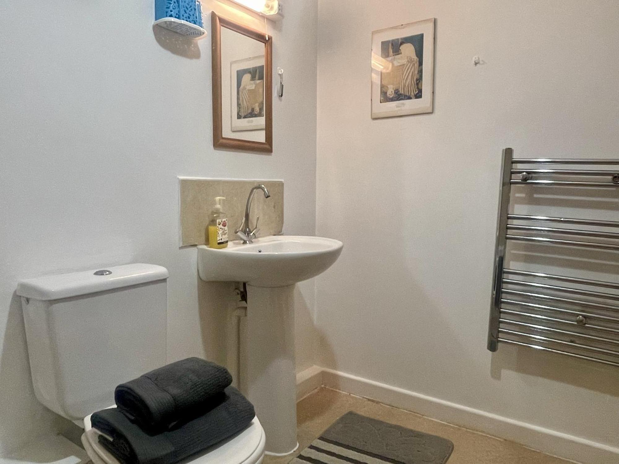 Hk Life Serviced Apartment , City Centre Swindon Luaran gambar