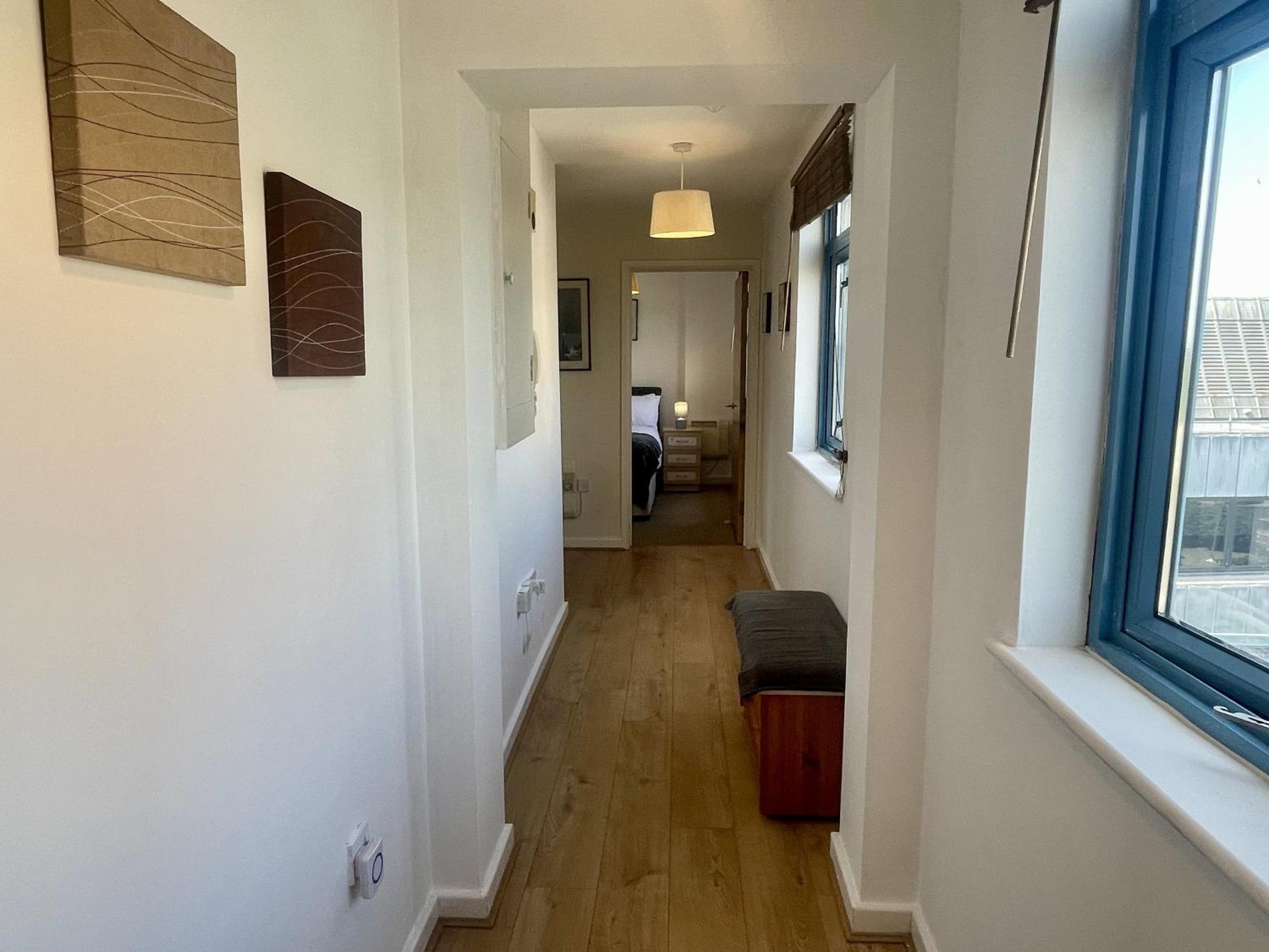 Hk Life Serviced Apartment , City Centre Swindon Luaran gambar