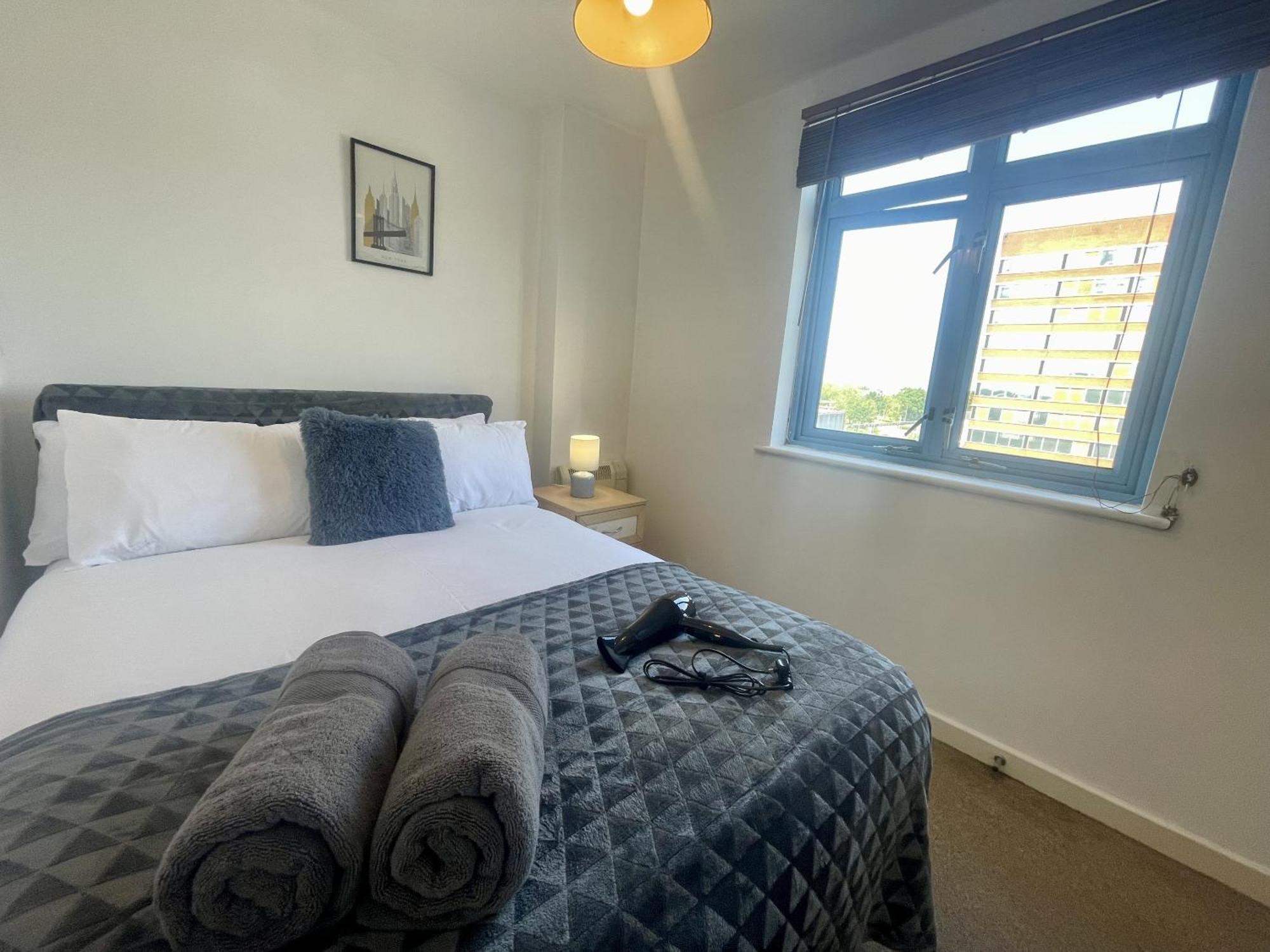 Hk Life Serviced Apartment , City Centre Swindon Luaran gambar