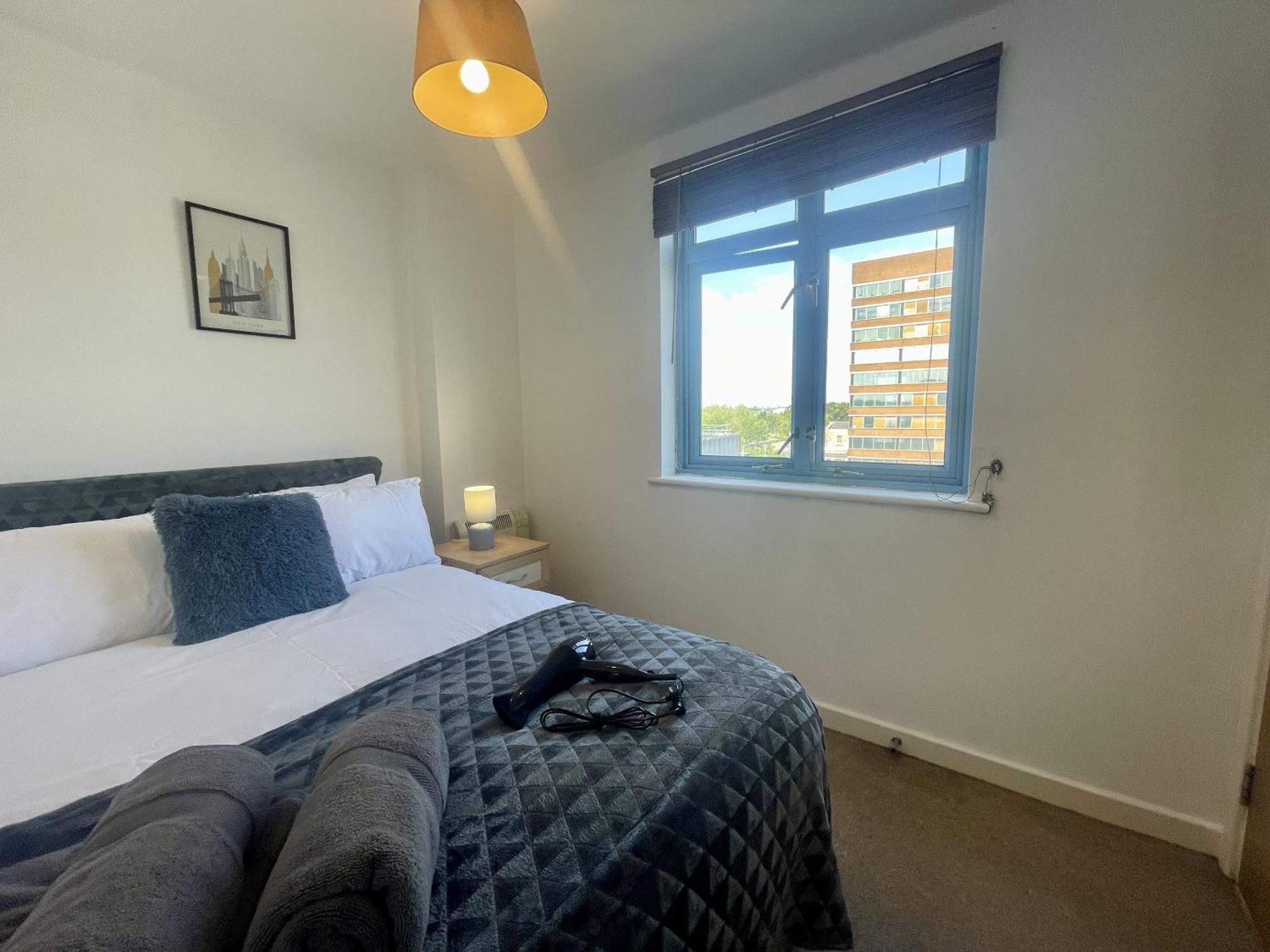 Hk Life Serviced Apartment , City Centre Swindon Luaran gambar