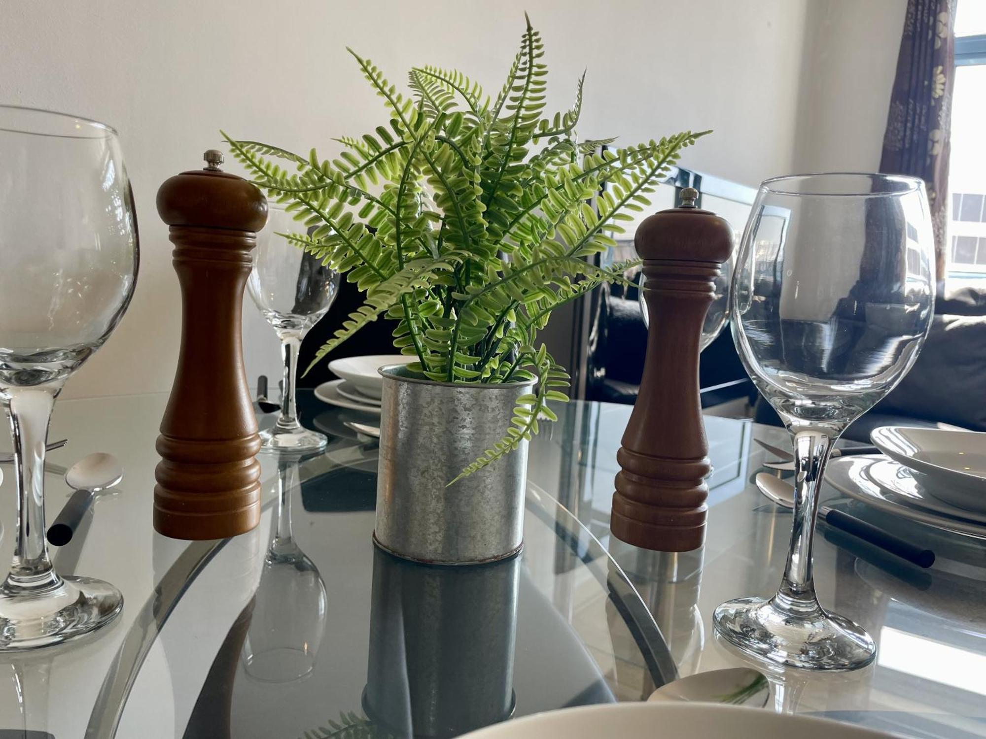 Hk Life Serviced Apartment , City Centre Swindon Luaran gambar